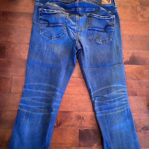 Women’s Cropped Blue Jeans - Picture 2 of 3